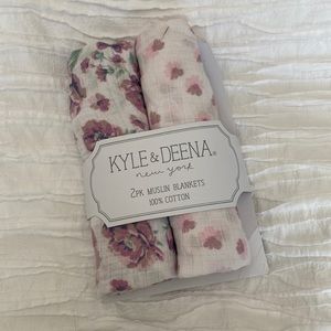 Kyle & Deena Muslin Blankets